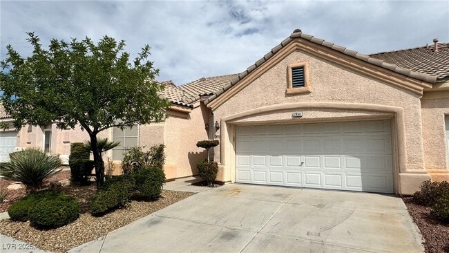 Primary Photo - 2850 Cygnus St