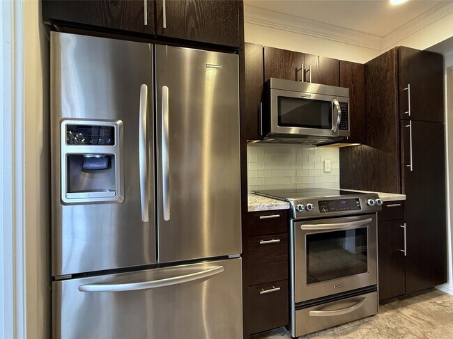 Building Photo - 49 Briar Hollow Ln