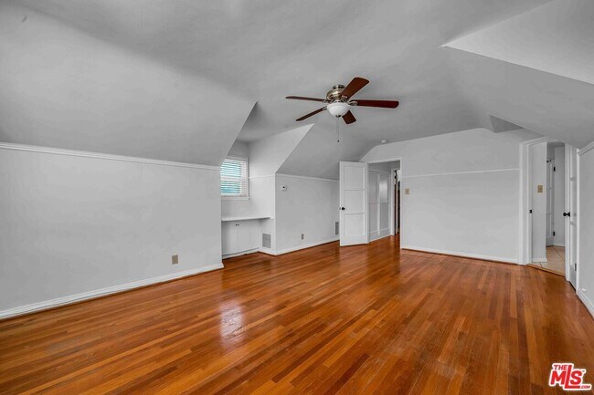 Building Photo - 3439 W 84th Pl