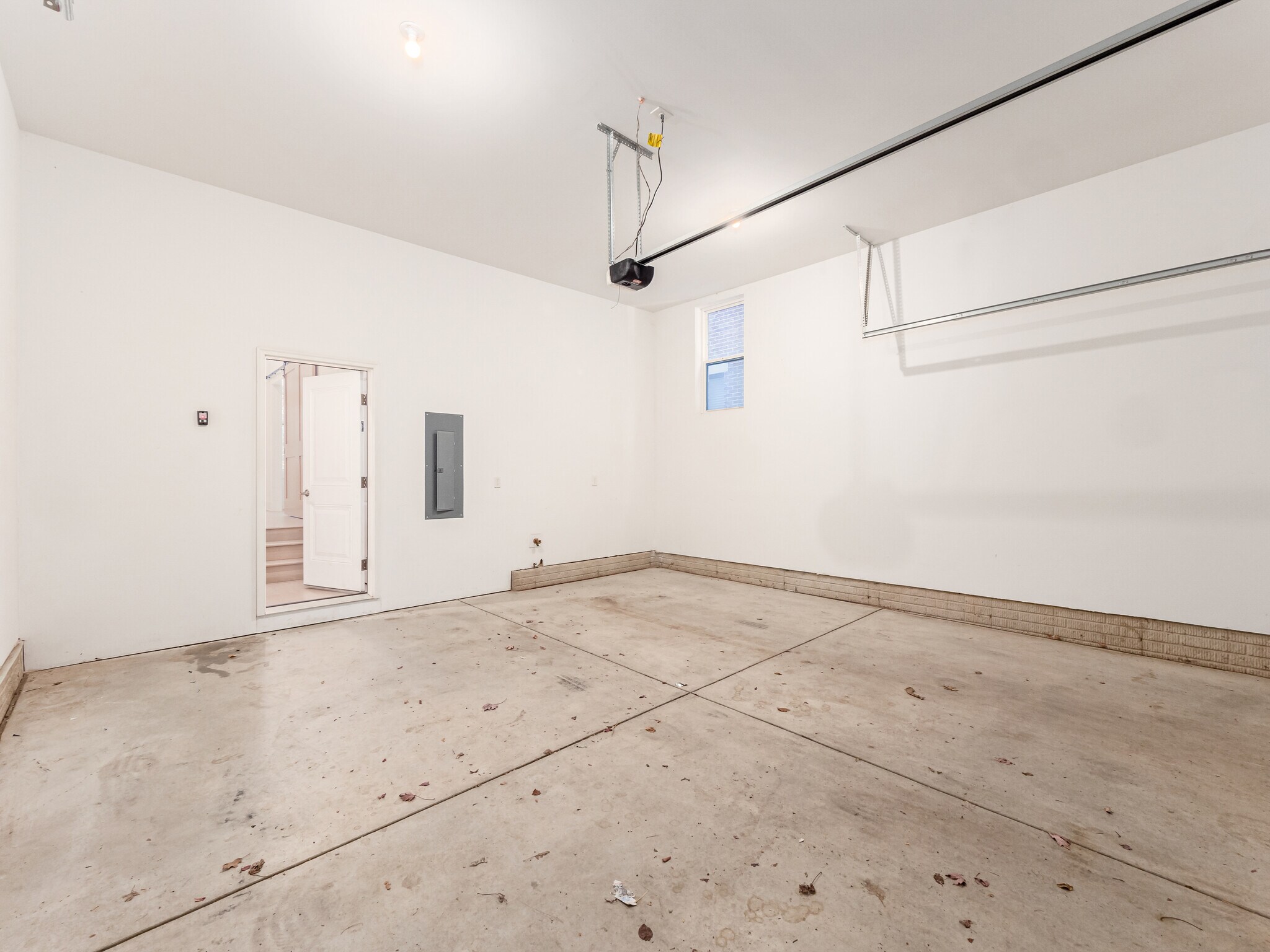 Building Photo - 766 N 6th St