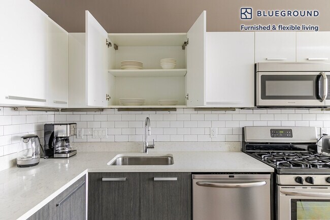 Building Photo - 1313 W Randolph St