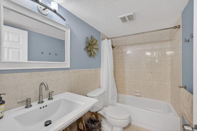 Building Photo - 2950 SE Ocean Blvd