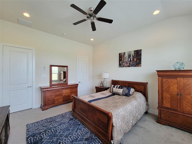Building Photo - 1842 Parana Dr