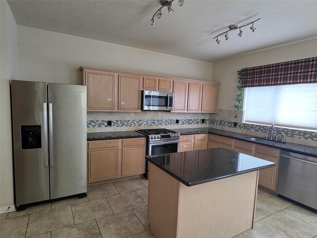 Building Photo - 2715 Riverhollow Ln