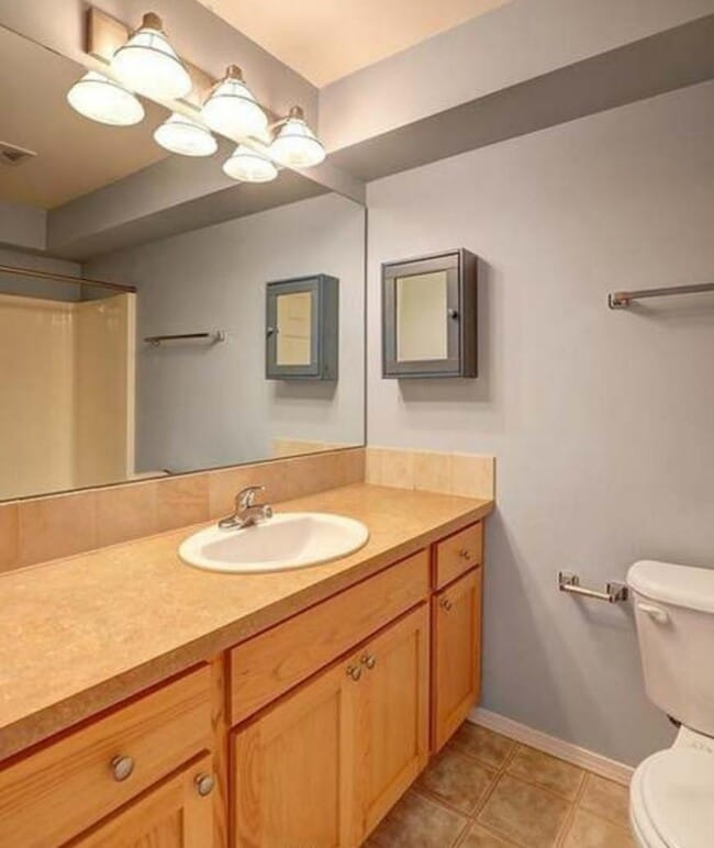 Building Photo - 3 bedroom in Edmonds WA 98026