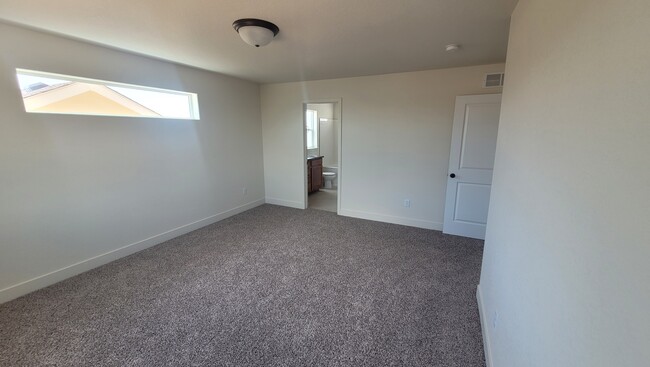 Building Photo - 438 Halcyon Wy