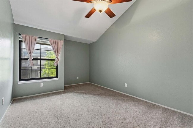 Building Photo - 1748 Ohlen Rd
