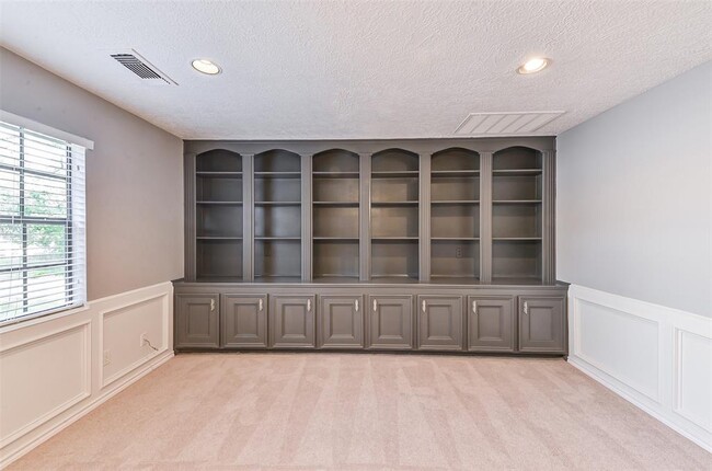 Building Photo - 4310 Brightwood Dr