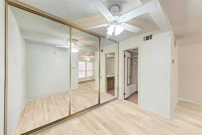 Building Photo - 2110 Rio Grande St