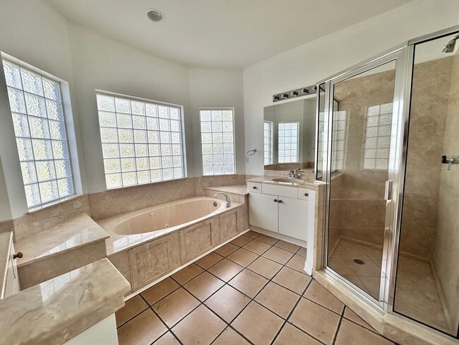 Building Photo - Live Near the Water – 3-Bedroom Home with ...