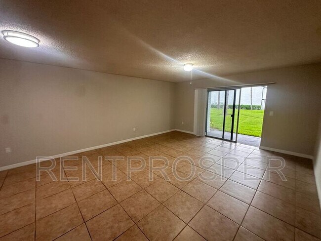 Building Photo - 4221 S Semoran Blvd