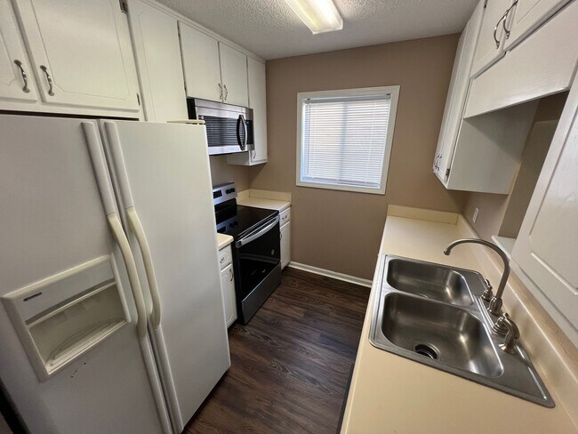 Building Photo - 149 Woodfield Pl