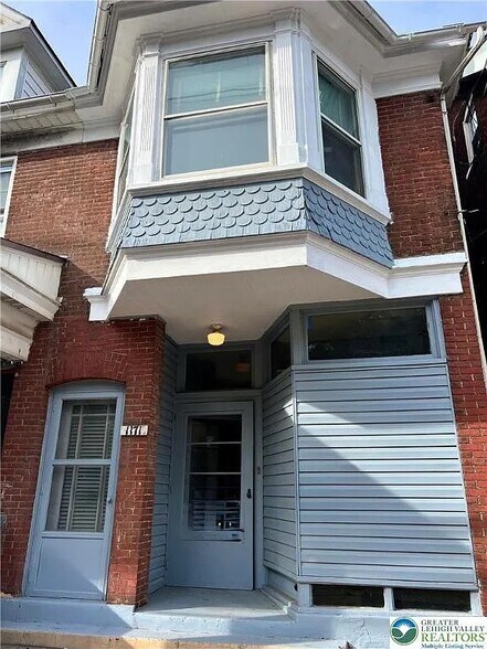 Primary Photo - 1171 E 4th St