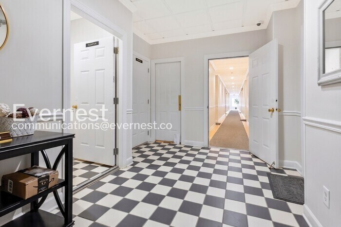 Building Photo - 116 31st Ave N