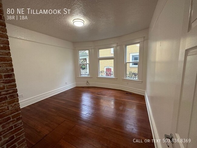 Building Photo - Amazing Unit in the Elliot Neighborhood!