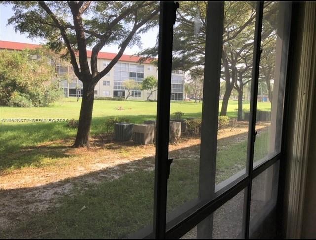 Building Photo - 13105 SW 16th Ct