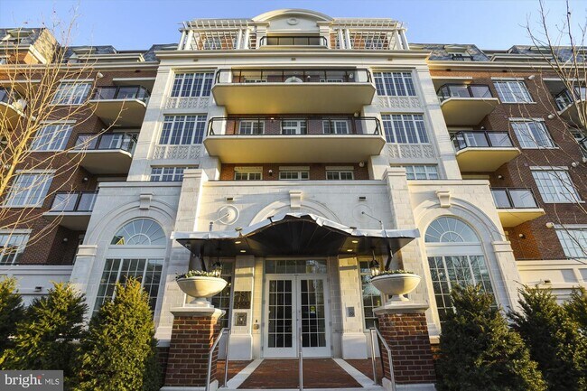 Building Photo - 6900 Fleetwood Rd
