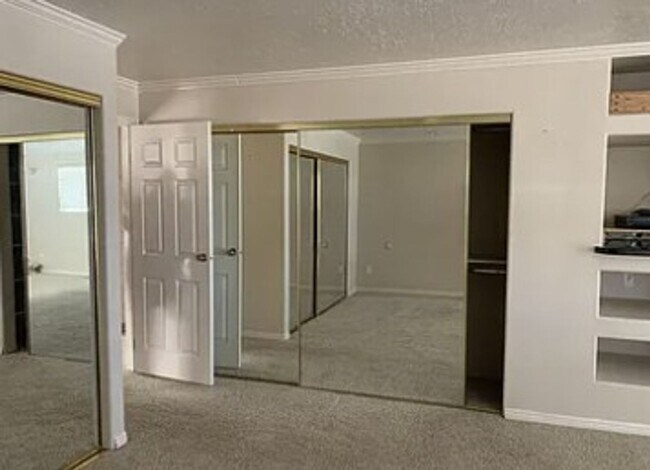 Building Photo - 299 N Highland Dr