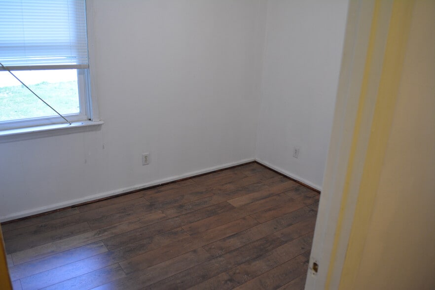 Building Photo - 129 Miranda Rd