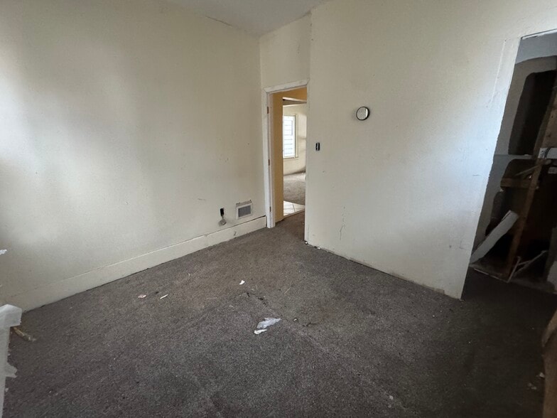 Building Photo - 5236 Lemay St