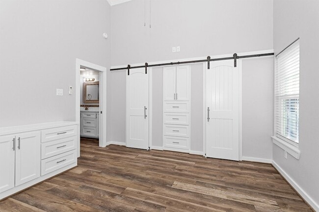 Building Photo - 12922 Longstreet Rd