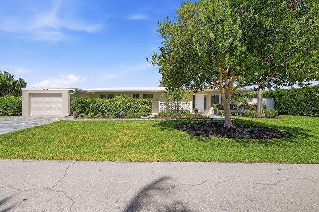 Building Photo - 4454 W Tradewinds Ave