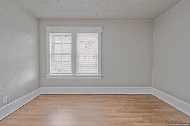 Building Photo - 712 W Lorain St