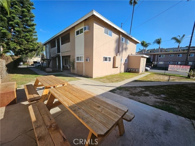 Building Photo - 1381 Burwood St