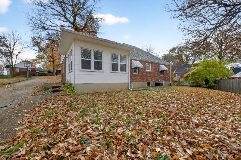 Building Photo - 3653 Eminence Blvd