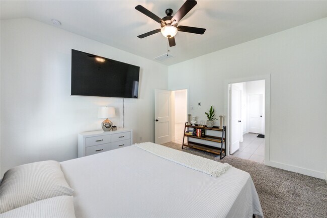 Building Photo - 10636 Wild Chives