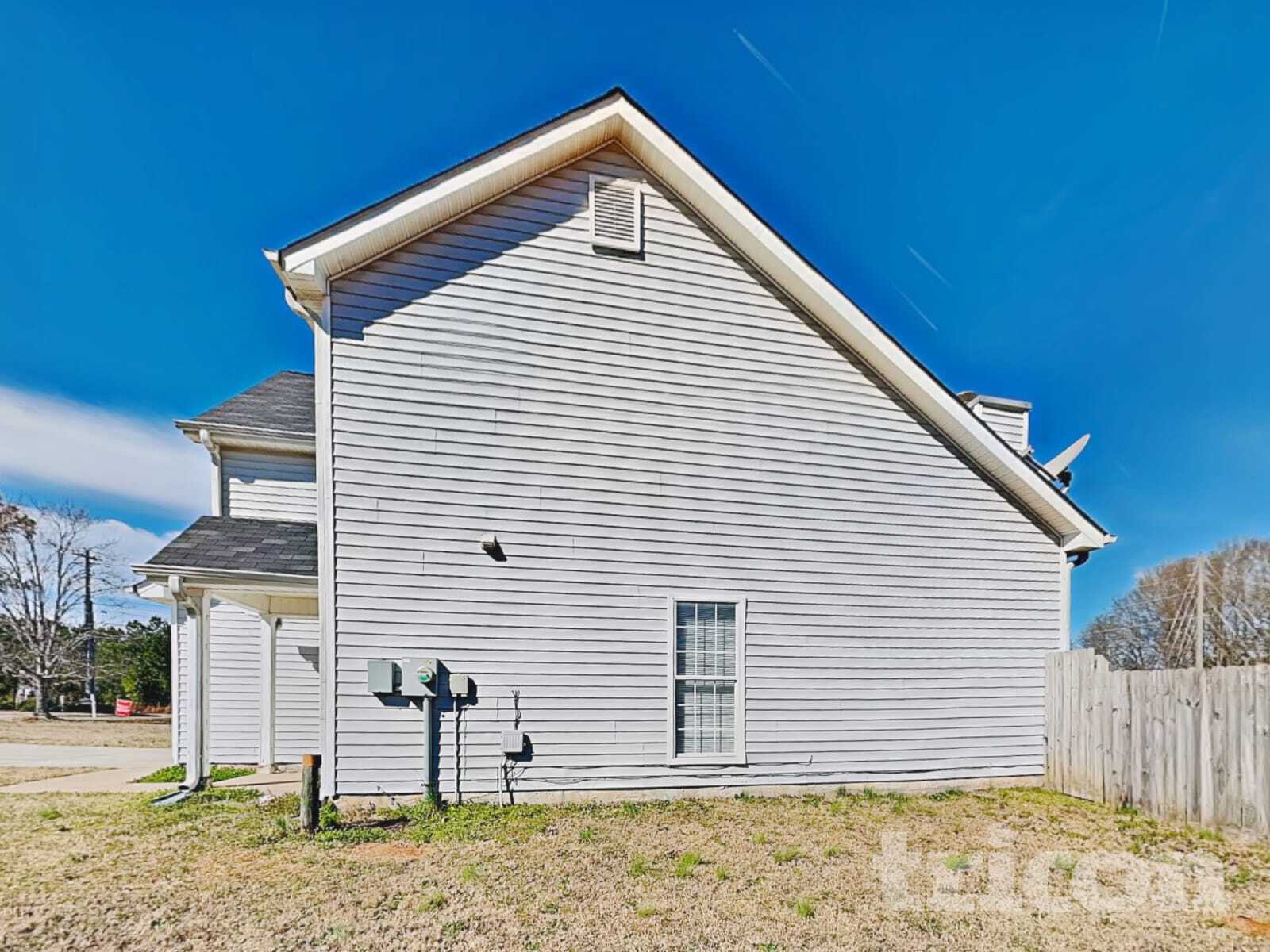 Building Photo - 105 River View Ct