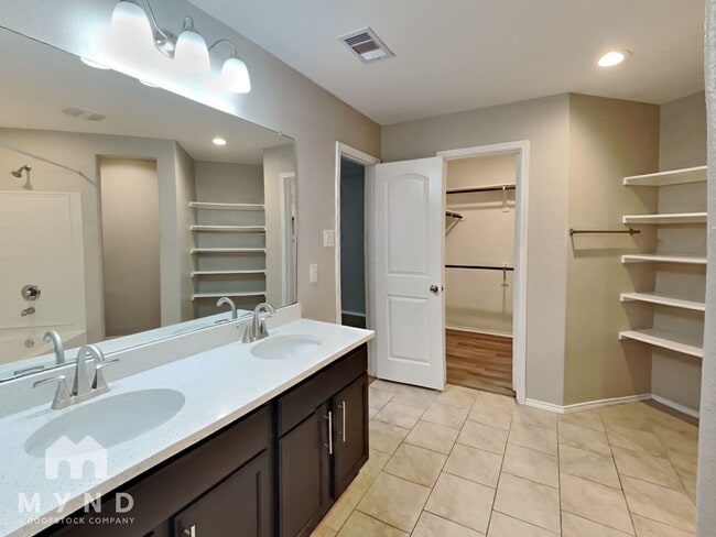 Building Photo - 2614 Ski Lodge Dr