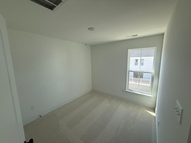 Building Photo - 15313 Sunray Aly