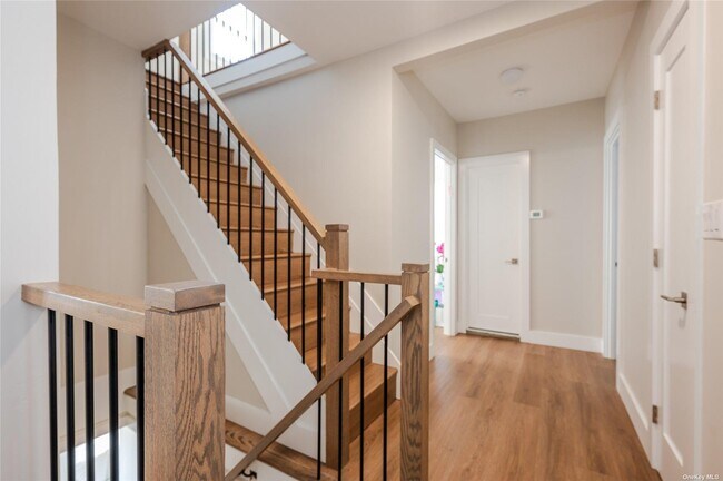 Building Photo - 223 Hickox Ave