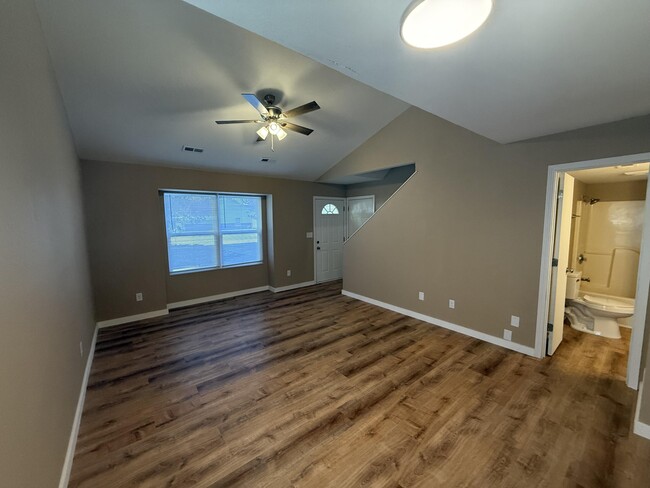 Building Photo - 1707 Hanover Blvd