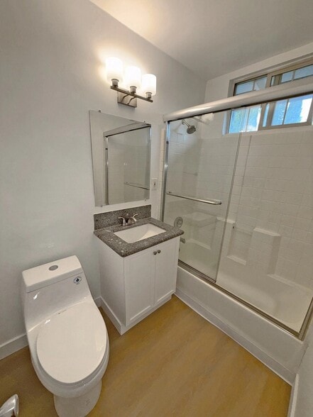 Building Photo - 4402 Mammoth Ave