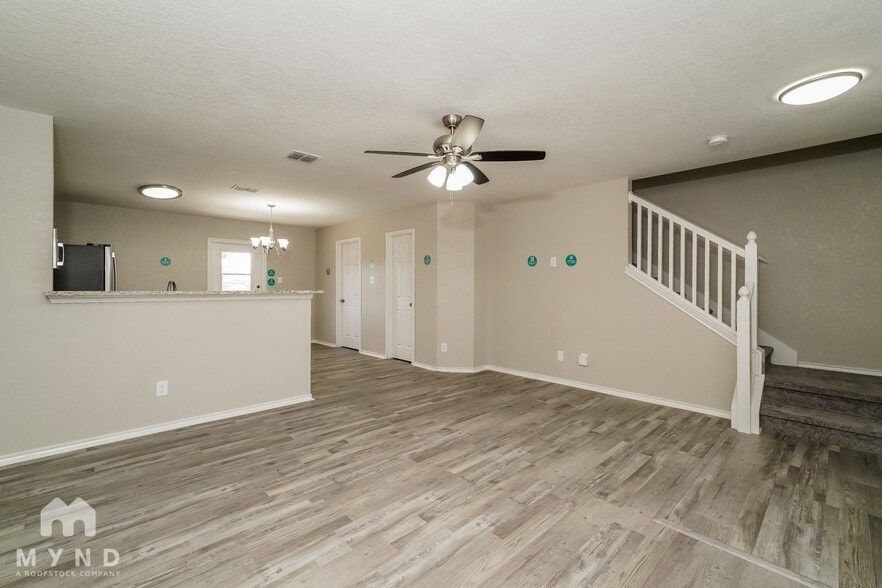 Building Photo - 659 Northlake Dr