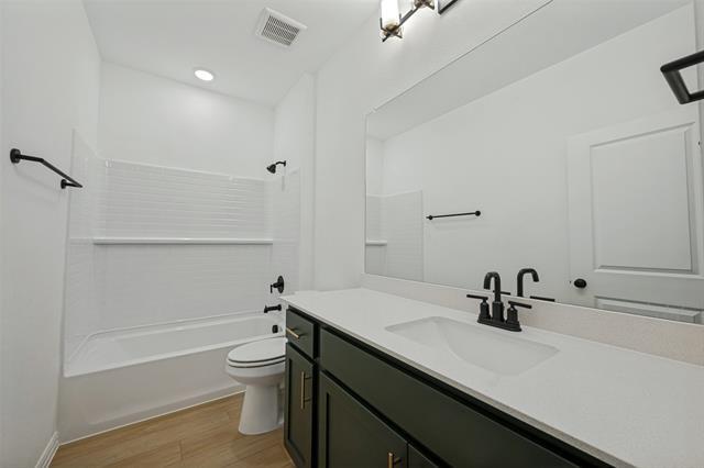 Building Photo - 2304 Bulin Dr