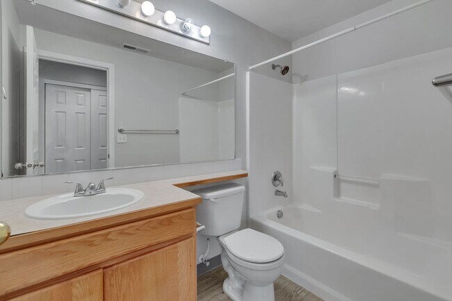 Building Photo - Spacious 3 Bedroom Home in Olympia