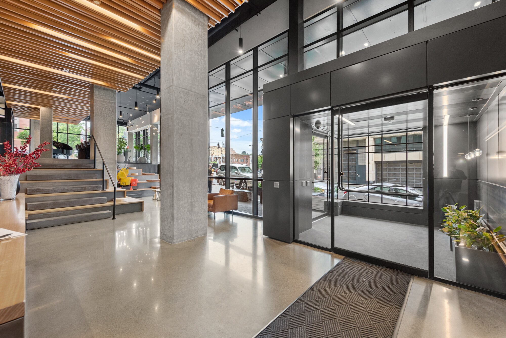front desk - 450 S Main St