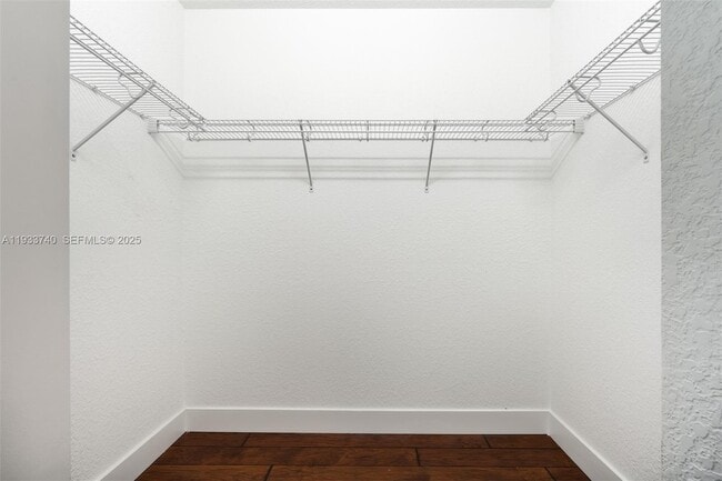 Building Photo - 4652 Horseshoe Cir