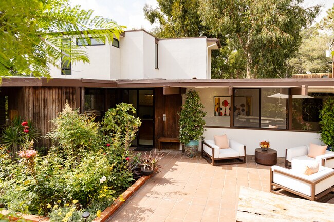 Building Photo - 459 Culebra St