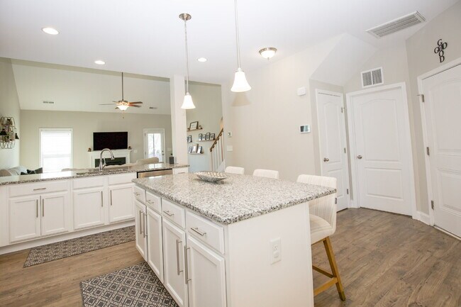 Building Photo - "Spacious 4-Bedroom Home with 2.5 Baths in...