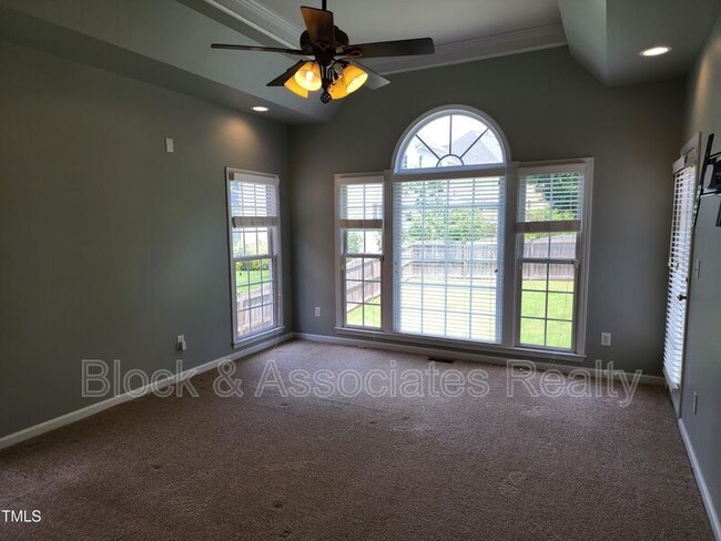 Building Photo - 608 Oxboro Cir