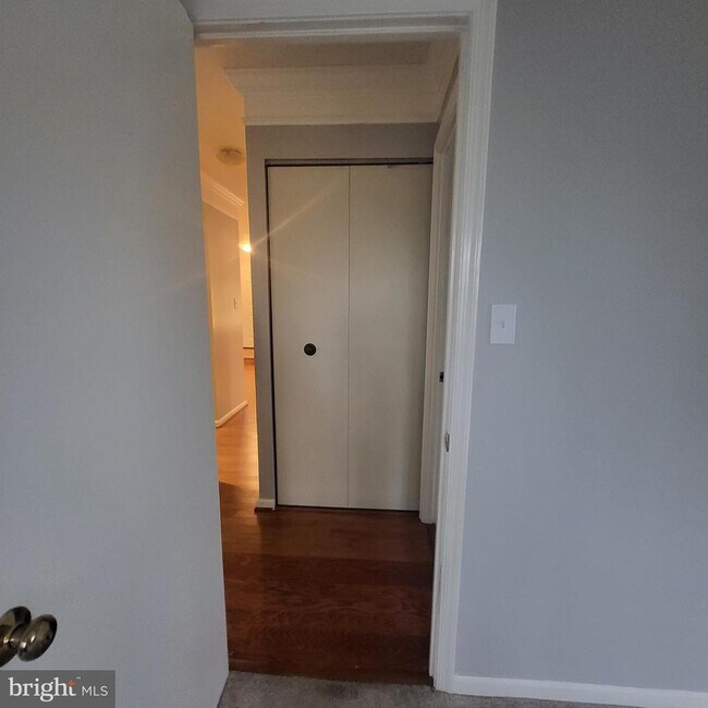 Building Photo - 5800 Cove Landing Rd