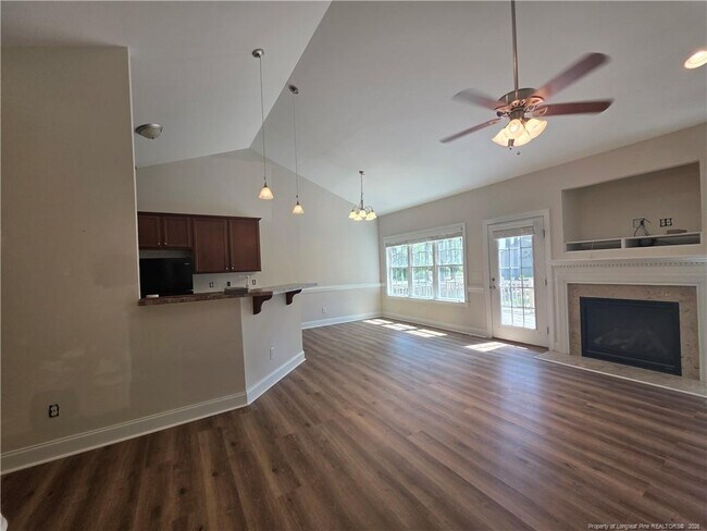 Building Photo - 507 Moss Pink Dr