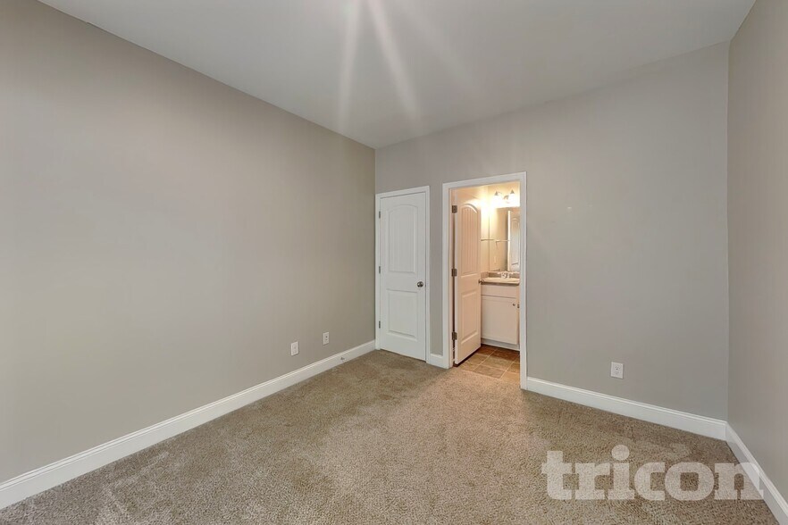 Building Photo - 115 Orchard Ln
