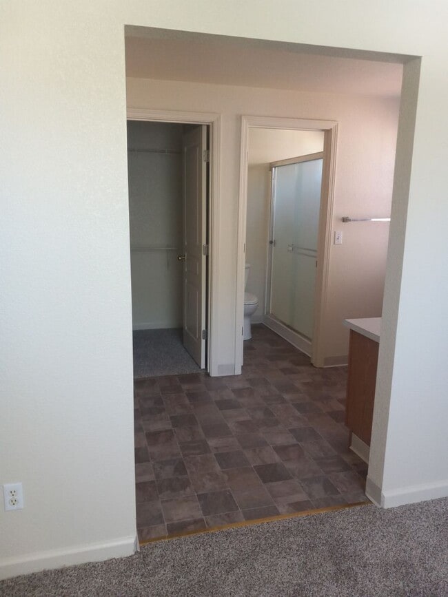 Building Photo - Bright & Spacious Dayton Home with Large Backyard – $2,250