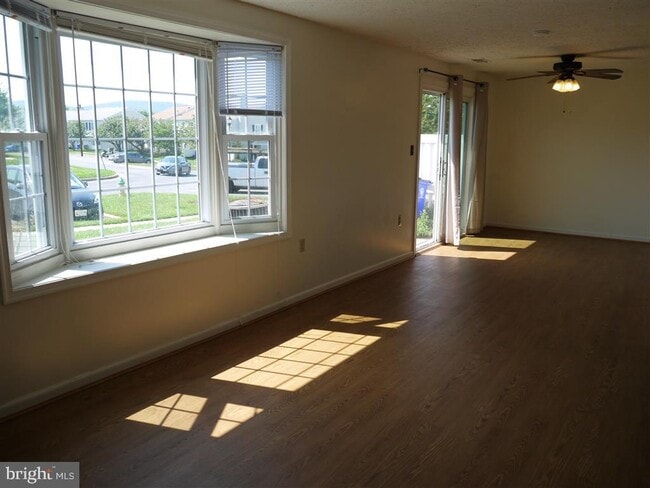 Building Photo - 1201 Danielle Dr