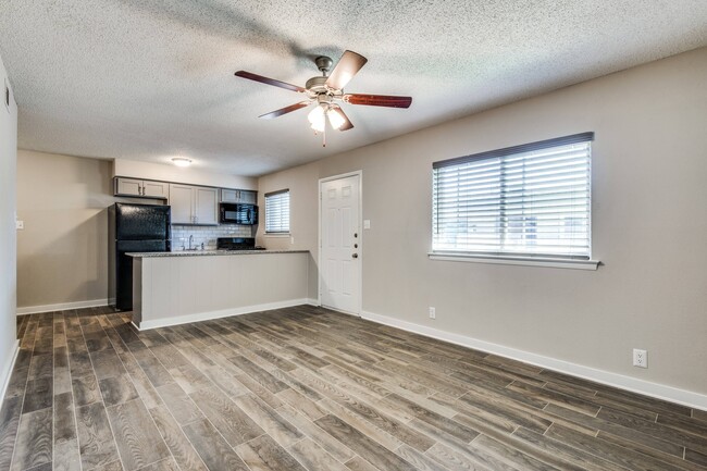 2211-w-hickory-st-denton-tx-76201-High-Res-4 - Residences at The Union